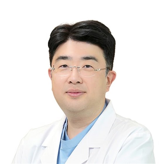 송태진 대표원장 — 보철 담당